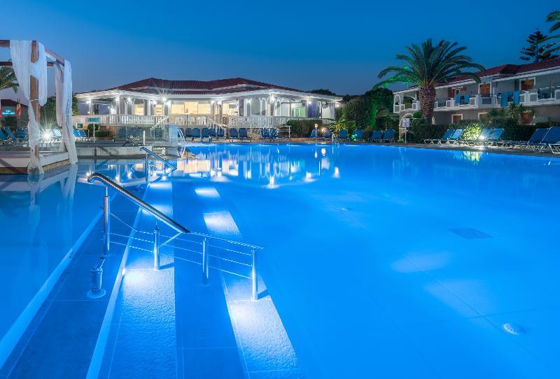 Golden Sun Resort - Adults Only Kalamákion Esterno foto